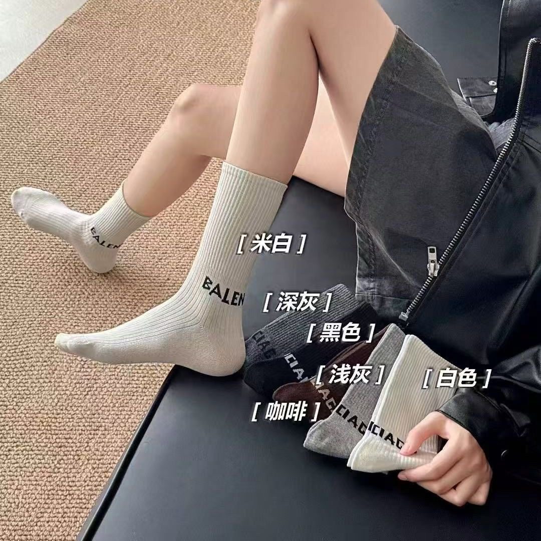 【四双装】纯棉外贸女袜韩版袜子女东大门字母保暖中筒袜黑白运动