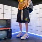 黑色