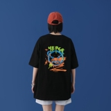 黑色