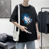 黑色