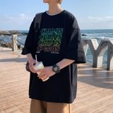 黑色