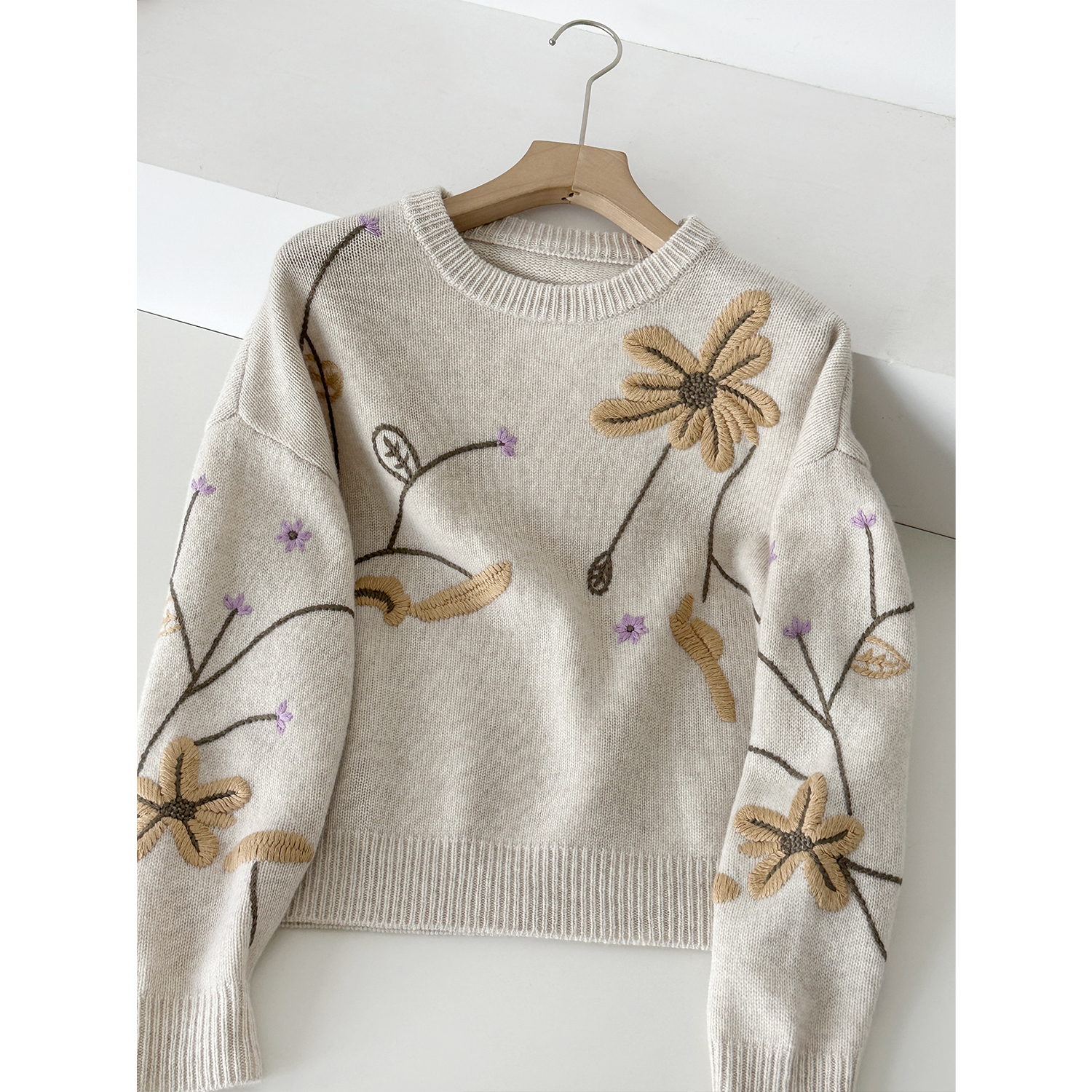秋冬新慵懒高级感套头立体刺绣奶奶系复古针织衫绵羊毛毛衣ZZ042