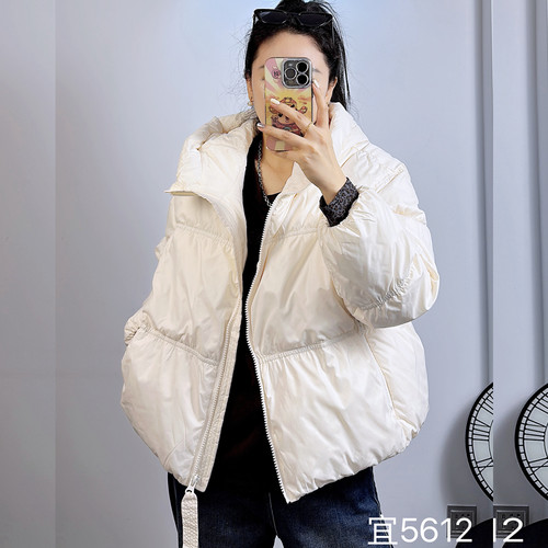 宜语析5612冬加大码轻薄羽绒服女