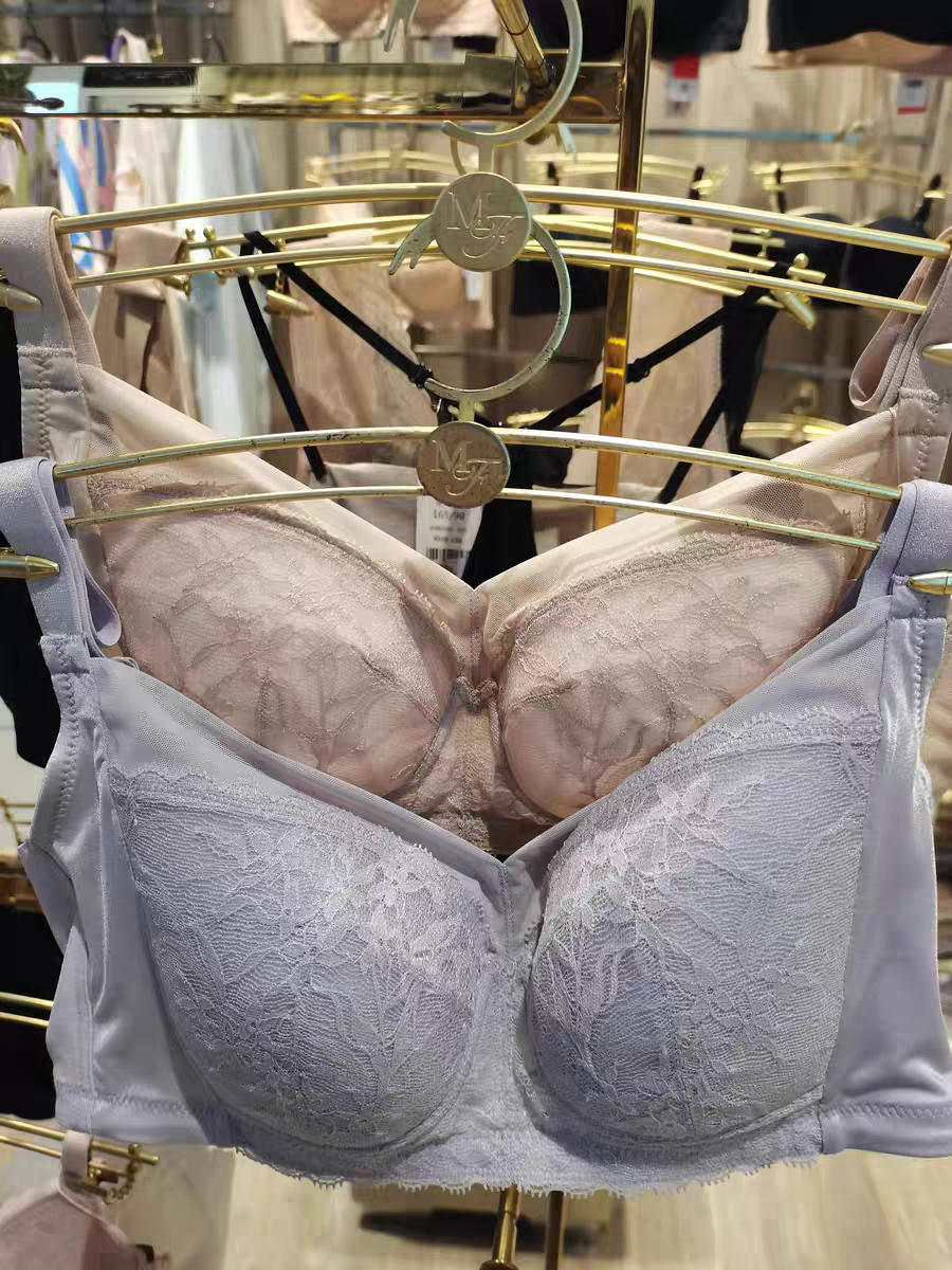 正品女士性感蕾丝无钢圈舒适大胸显小薄杯聚拢调整文胸10841054