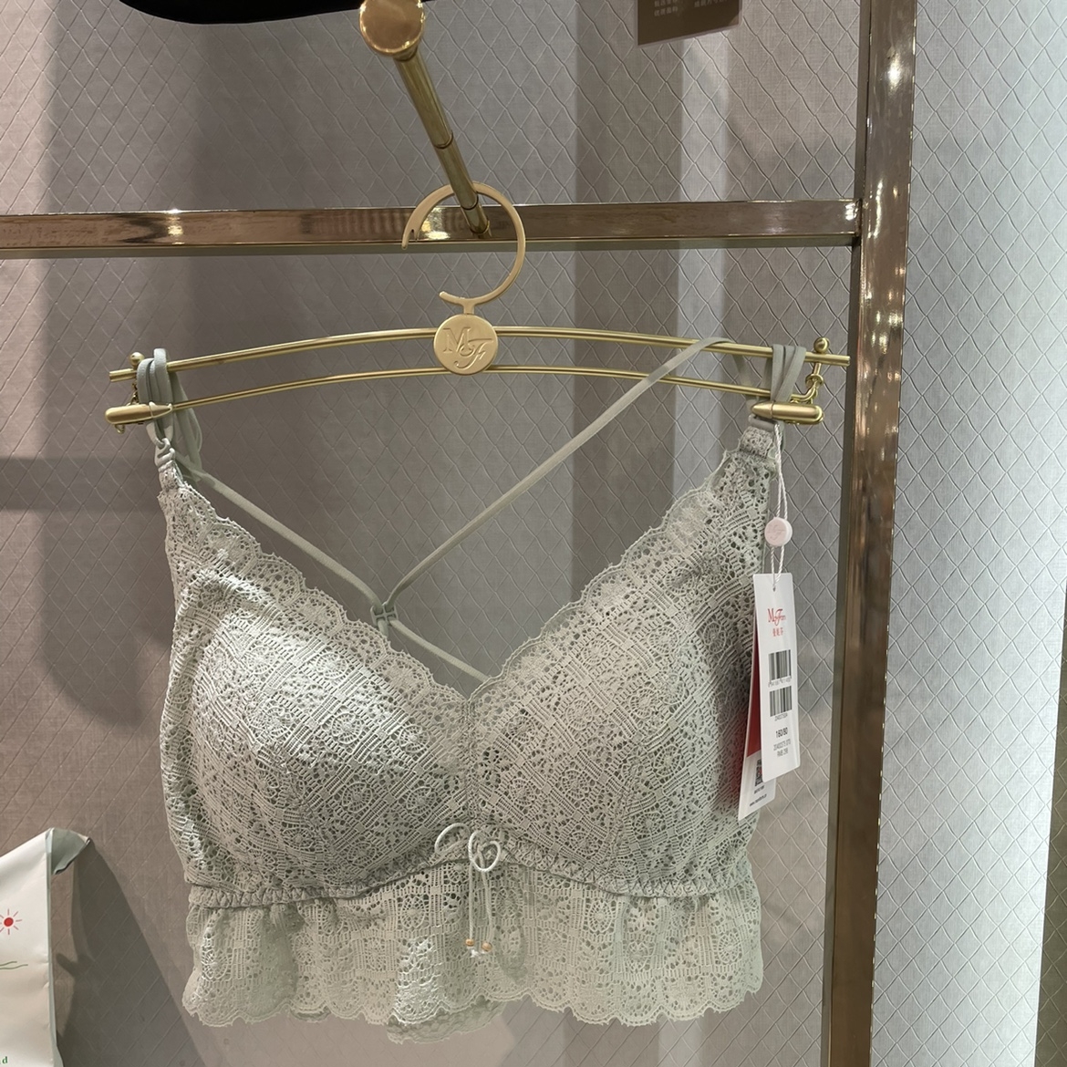 正品曼妮芬性感蕾丝美背无钢圈三角杯内衣舒适微聚拢文胸20400375
