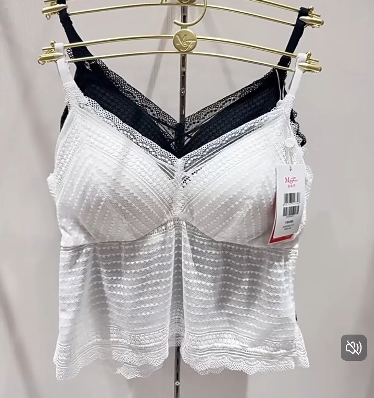 新款女士吊带性感蕾丝带罩杯短款芒果杯女士背心20400452