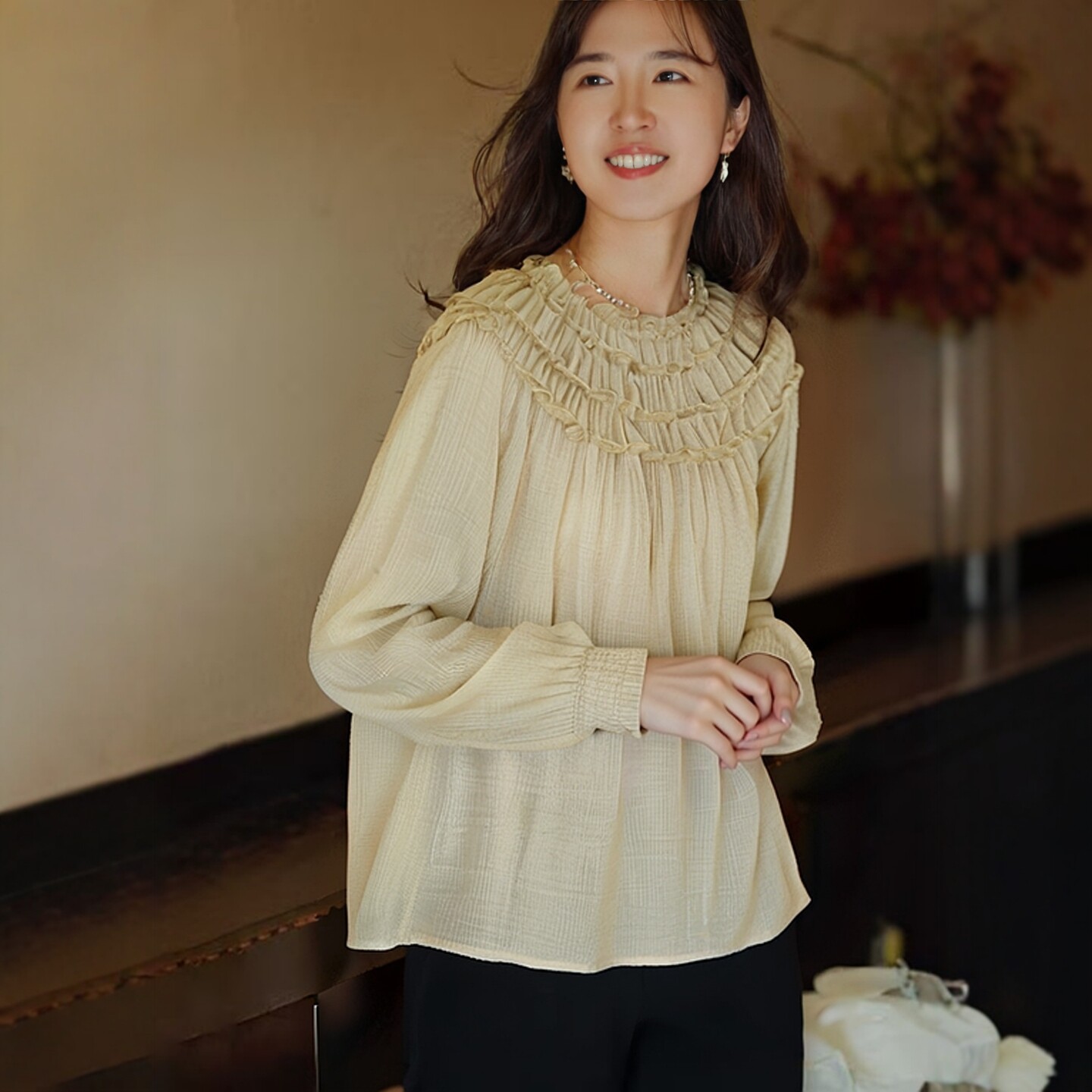 巨好看轻熟短款上衣 长袖衬衫设计高级感轻奢减龄女2025秋季新款