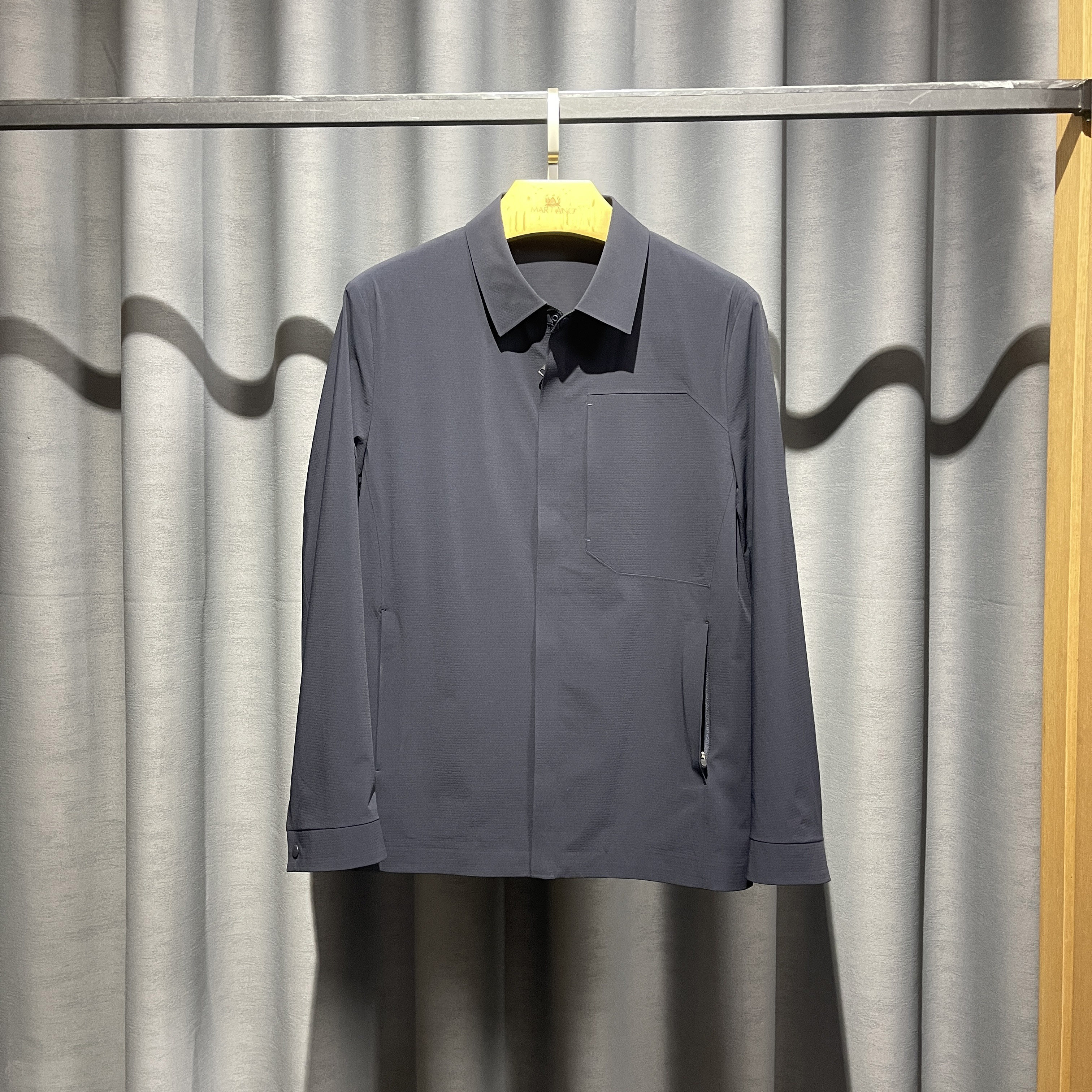 简约年轻商务 翻领夹克 品牌专柜 高品质春外套 轻便有型拉链茄克