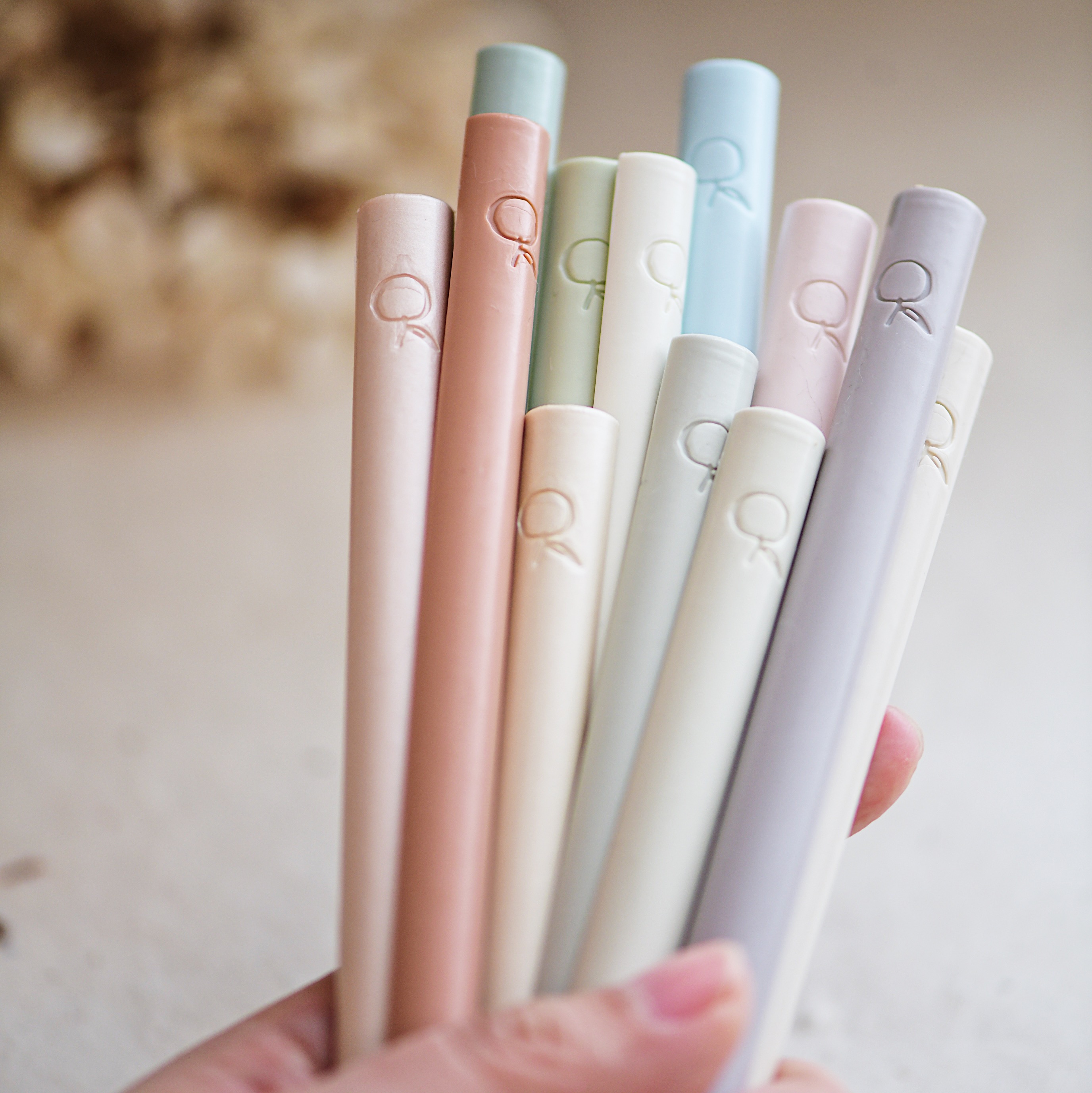 一只甜桔火漆蜡半圆蜡棒