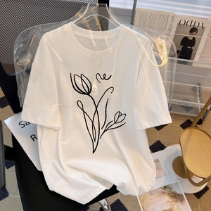 T0386-P30 夏日简约手绘郁金香印花纯棉 短袖T恤女宽松韩版图片