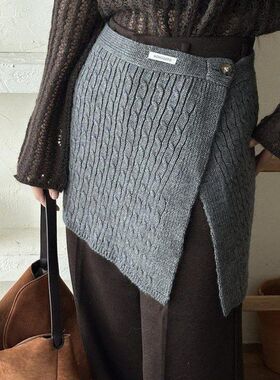 韩版时尚百搭纽扣麻花针织屁帘女秋冬新款小众氛围感叠穿半身裙子