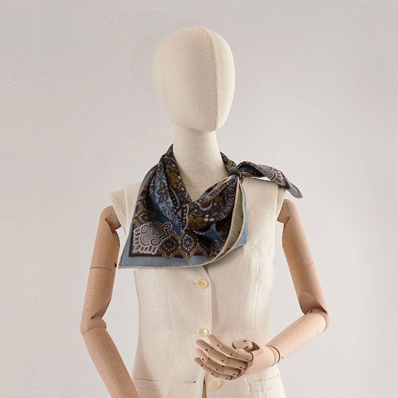 氛围感高档真丝羊毛方巾百搭春秋丝毛围巾女多功能披肩空调被披风