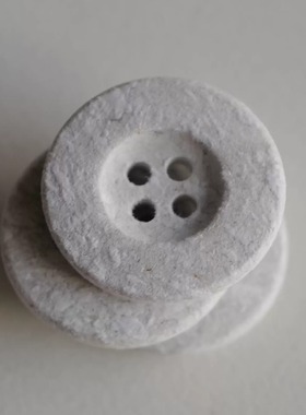 20mm1颗价英国Merchant and mills可洗粉笔白艺术感再生树脂纽扣