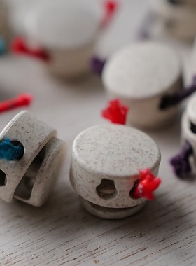 13mm直径8mm厚 一个价格英国Merchant and mills灰白色两孔抽绳扣