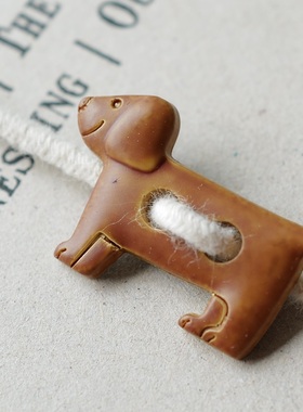 30mm长一颗价英国Textile Garden偏苔藓绿的棕色狗造型纽扣