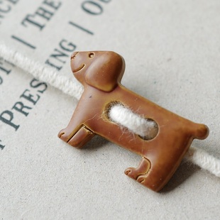 30mm长一颗价英国Textile Garden偏苔藓绿的棕色狗造型纽扣