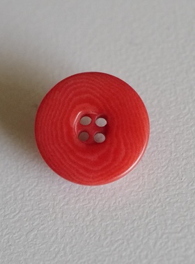 15mm一颗价格英国Textile Garden红色四孔宽平边象牙棕榈纽扣