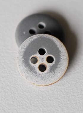 12mm半一颗价 英国Textile Garden重利用牛角材料渐变灰色系纽扣