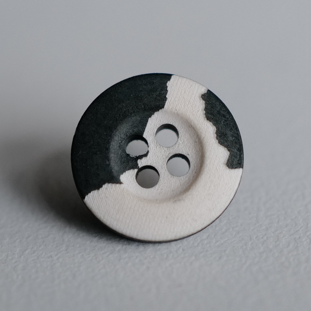 黑灰米白拼色棉质纽扣