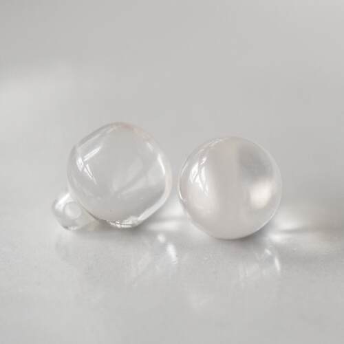 晶莹剔透球形带柄透明树脂纽扣