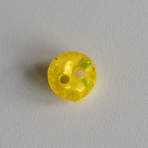 阳光黄色闪亮涤纶纽扣
