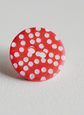 18mm一颗价格英国 Textile Garden哑光红色镭射波点贝壳纽扣