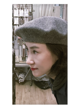 烟灰色英国农民女王制帽师Rachel Trevor Morgan设计贝雷帽