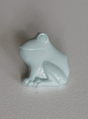 15mm仅一颗德国VINTAGE浅浅绿色坐着的青蛙生动童趣纽扣