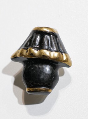 绝版大24mmx23mm多一颗价意大利VINTAGE手工陶瓷描金黑色台灯纽扣