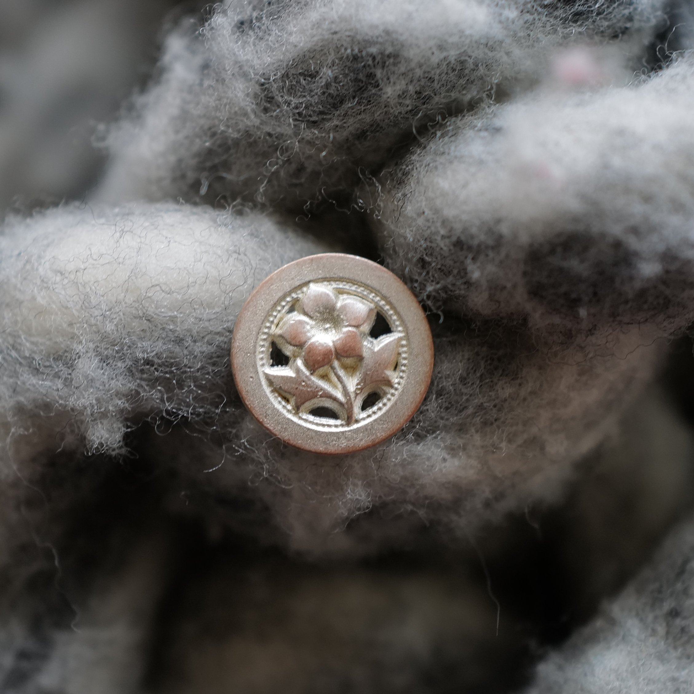 磨砂金属龙胆花纹理玫瑰金色纽扣