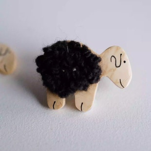 大约29mmx23mm一颗价德国JIM手工椰壳材质黑羊毛穿线小羊造型纽扣