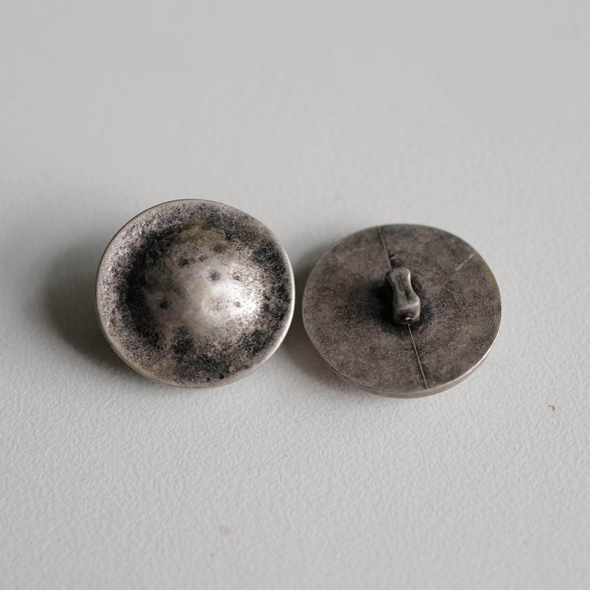 22MM 하나의 가격 영국 섬유 정원 매우 가벼운 오래된 실버 돔 센터 ABS 모조 금속 버튼