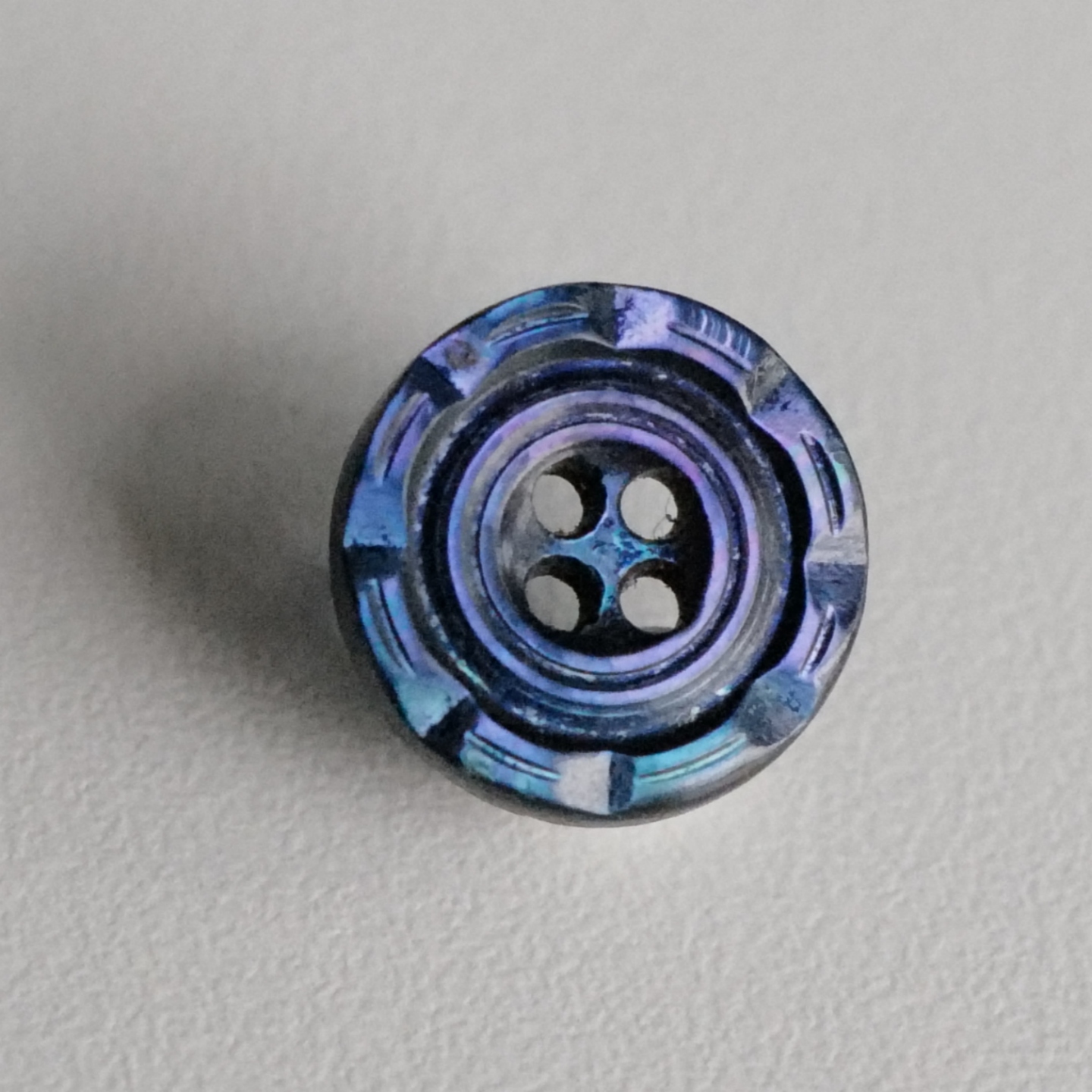 刻纹边缘珍珠母贝MOP纽扣