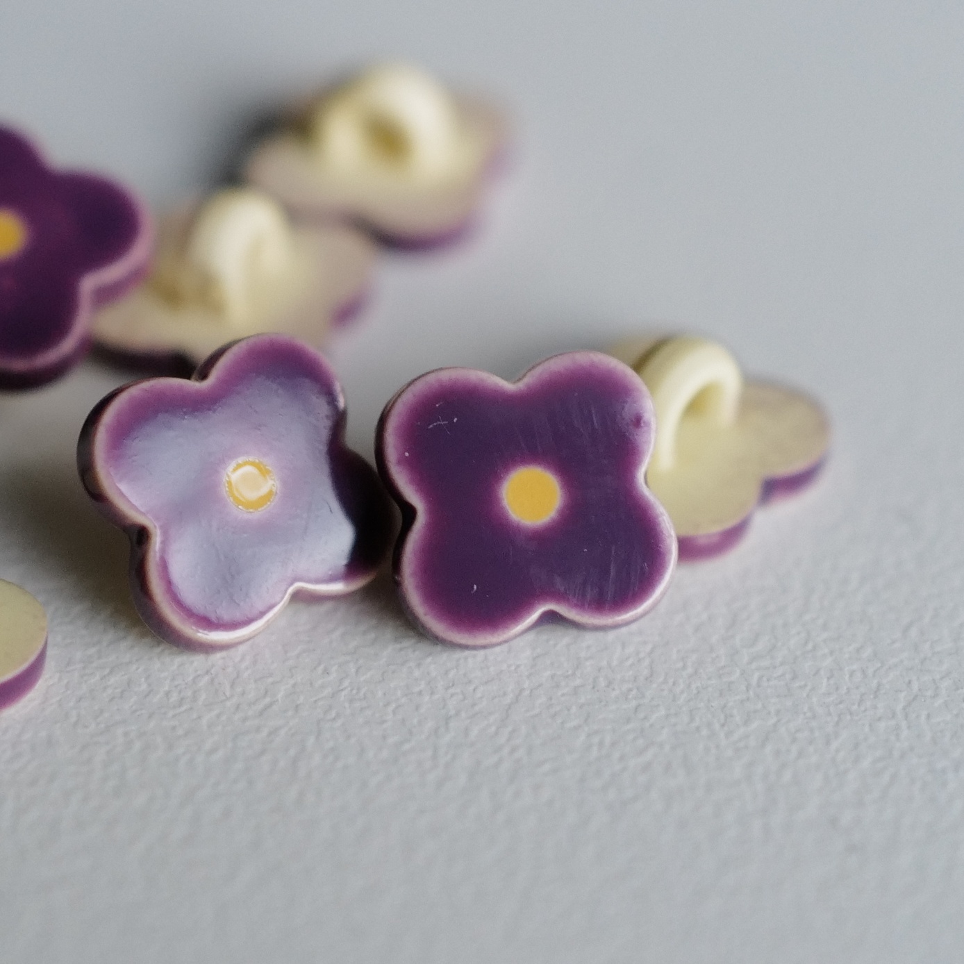 紫花黄蕊树脂纽扣9mm11mm