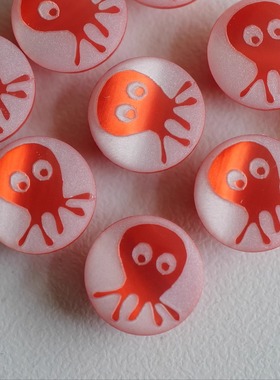 12mm一颗价英国Textile Garden水光感暖白底有眼睛的红色章鱼纽扣