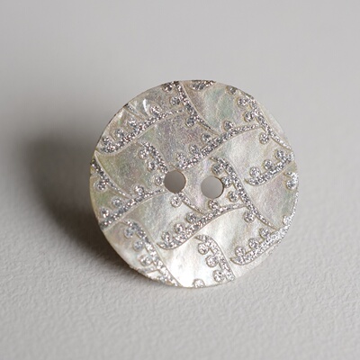 贝壳闪亮银色格纹纽扣