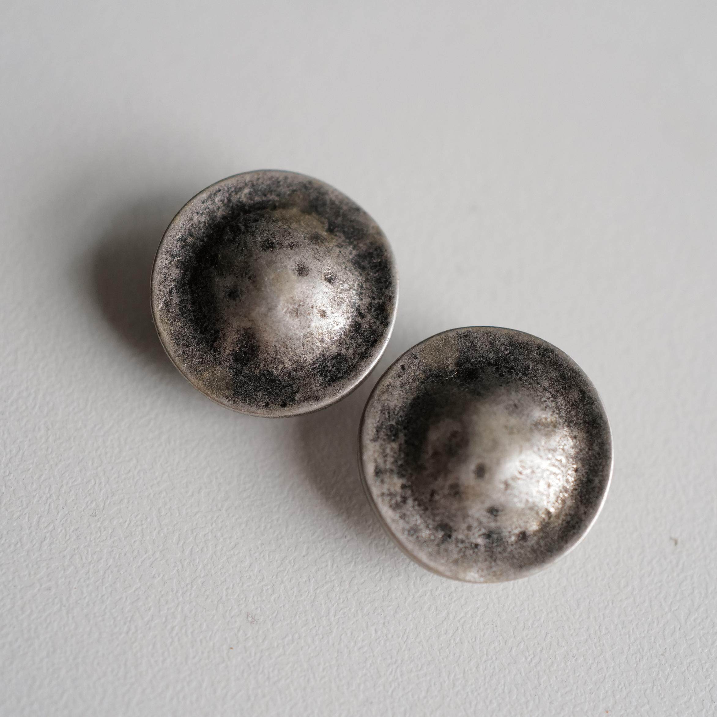 22MM 하나의 가격 영국 섬유 정원 매우 가벼운 오래된 실버 돔 센터 ABS 모조 금속 버튼