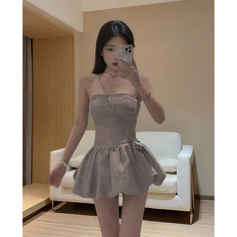 微胖甜辣妹小香风珠片抹胸连衣裙女26年夏季约会穿搭