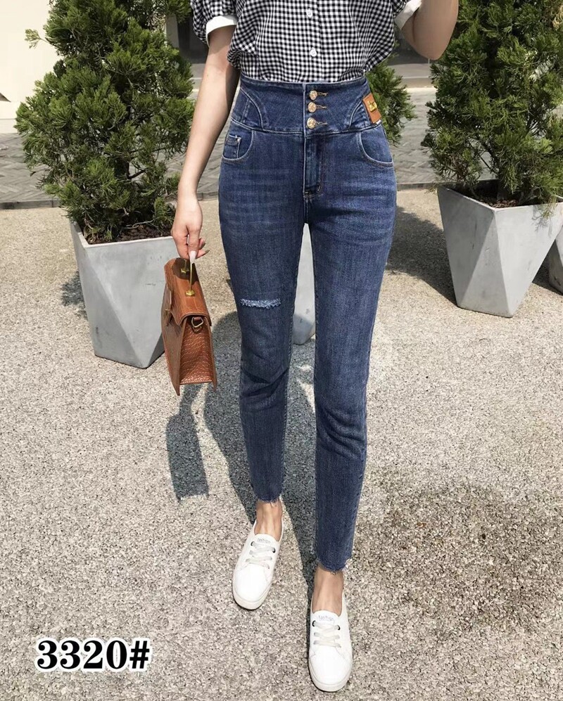 2021春季款酷希莱3320浅蓝色磨破显瘦九分毛边铅笔裤弹力女牛仔裤