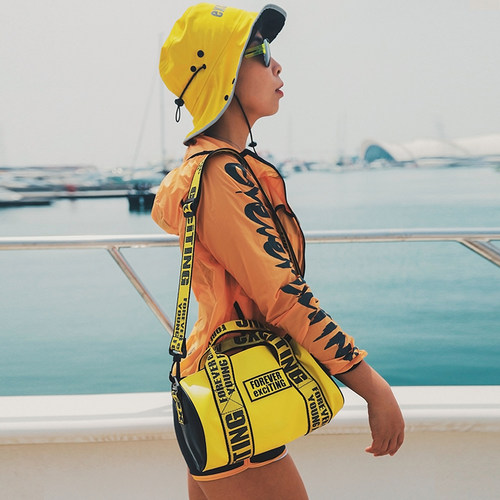 原创设计单肩斜跨小圆桶mini包