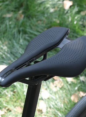 Giant捷安特自行车坐垫FLEET SLR公路车短鼻座垫中空加宽骑行鞍座