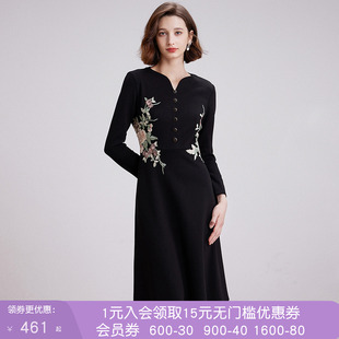 沐兰重工绣花高腰连衣裙2026年春秋修身中长款过膝长袖A字裙子