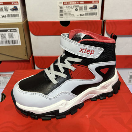 特步儿童冬季休闲加绒大棉鞋防滑高帮男童运动鞋靴子678415373800