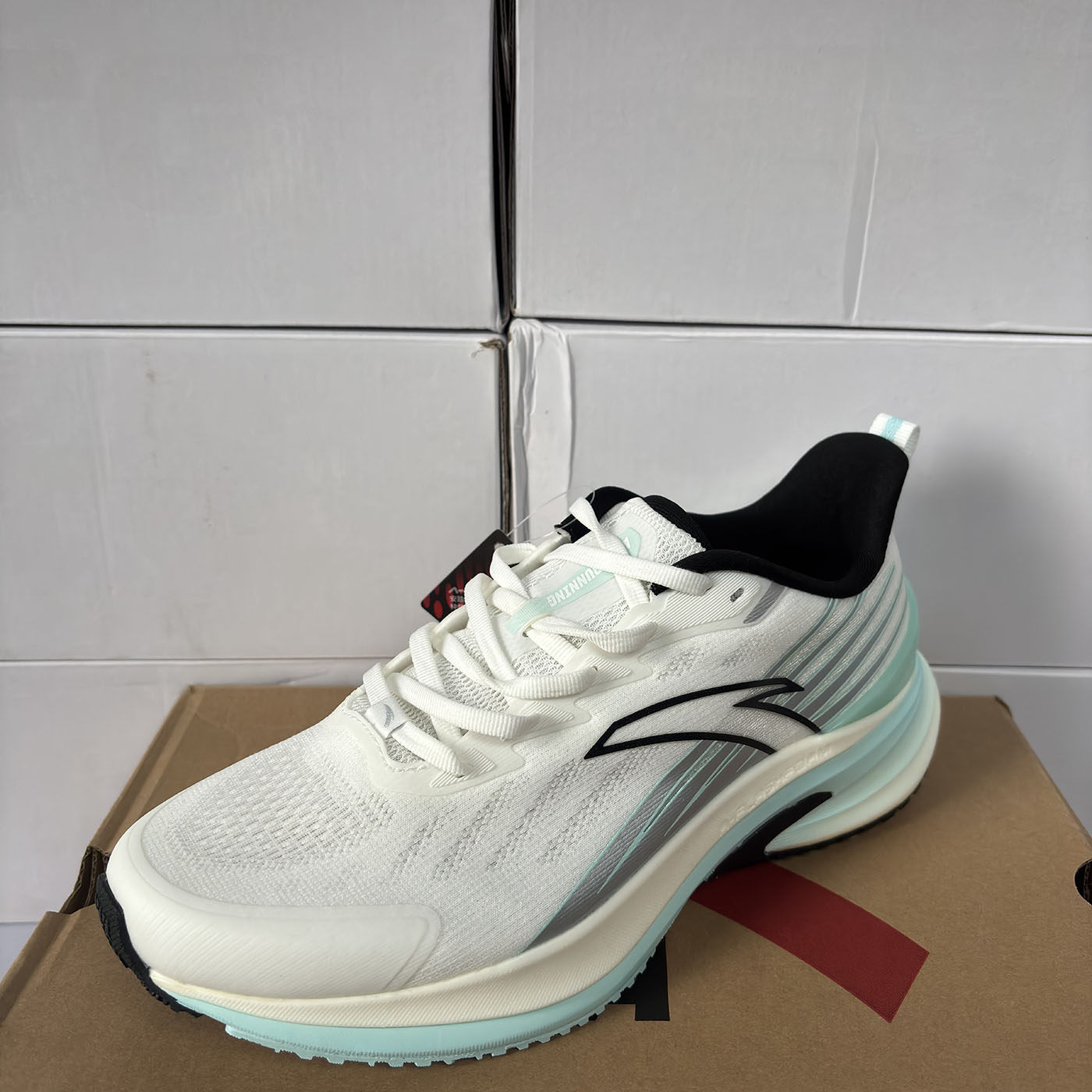 安踏正品夏羚跑4代缓震抓地跑步