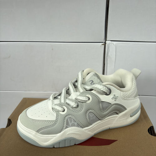 安踏正品夏关晓彤同款奶油包板鞋