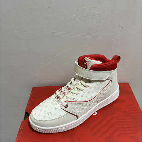 运动板鞋特步休闲春秋魔术贴高帮