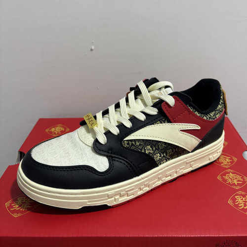 安踏青年好事发生王一博女板鞋