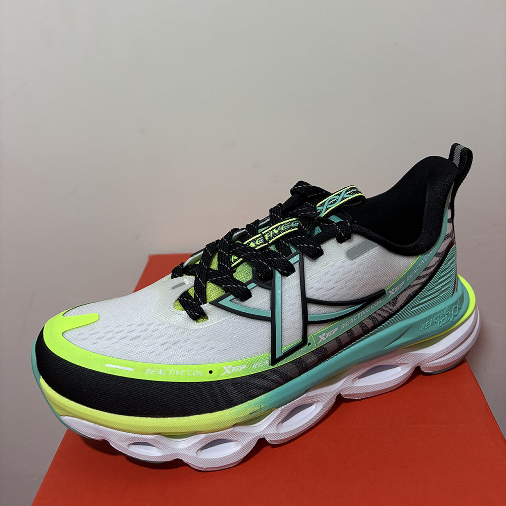 特步正品春减震青年男运动跑步鞋