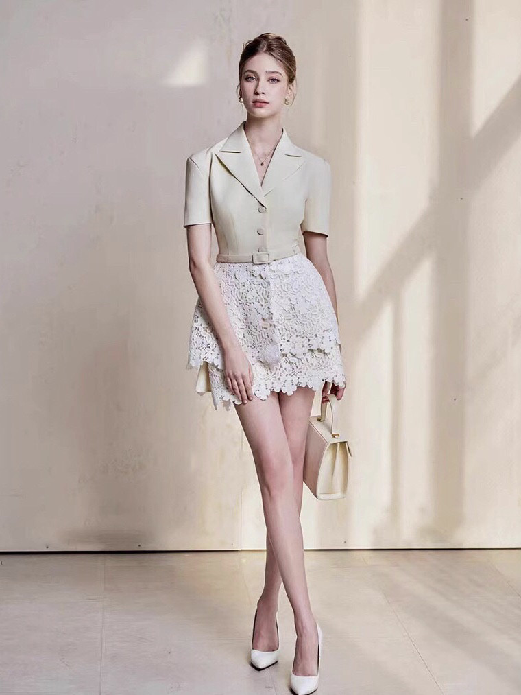 设计师气质杏色西装领短袖上衣蕾丝A字半身裙收腰显瘦套装裙通勤