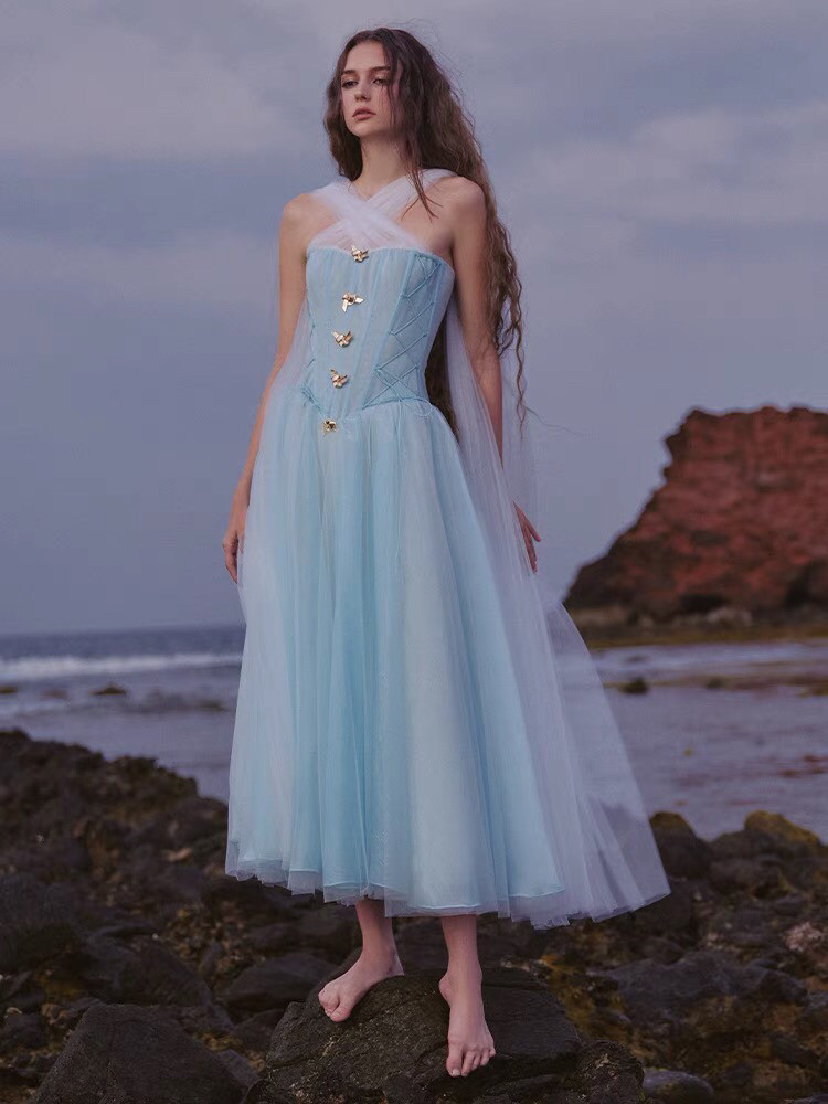 越南小众设计师轻奢水冰蓝重工小礼服女绑带网纱少女感吊带连衣裙